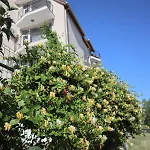 Arawana Къща за гости 3*