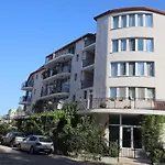 Arawana Къща за гости